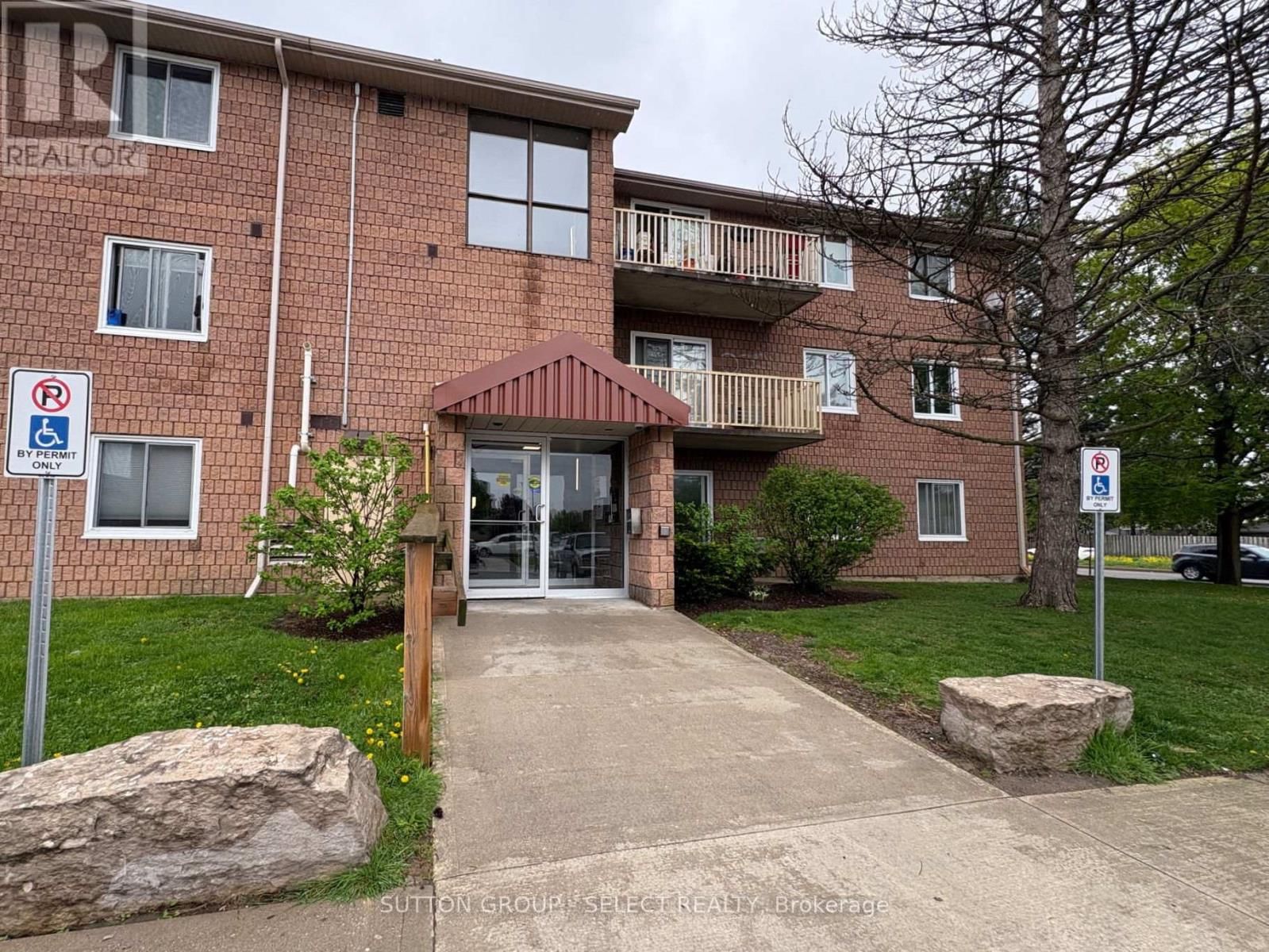 210 - 1584 ERNEST AVENUE Image 1