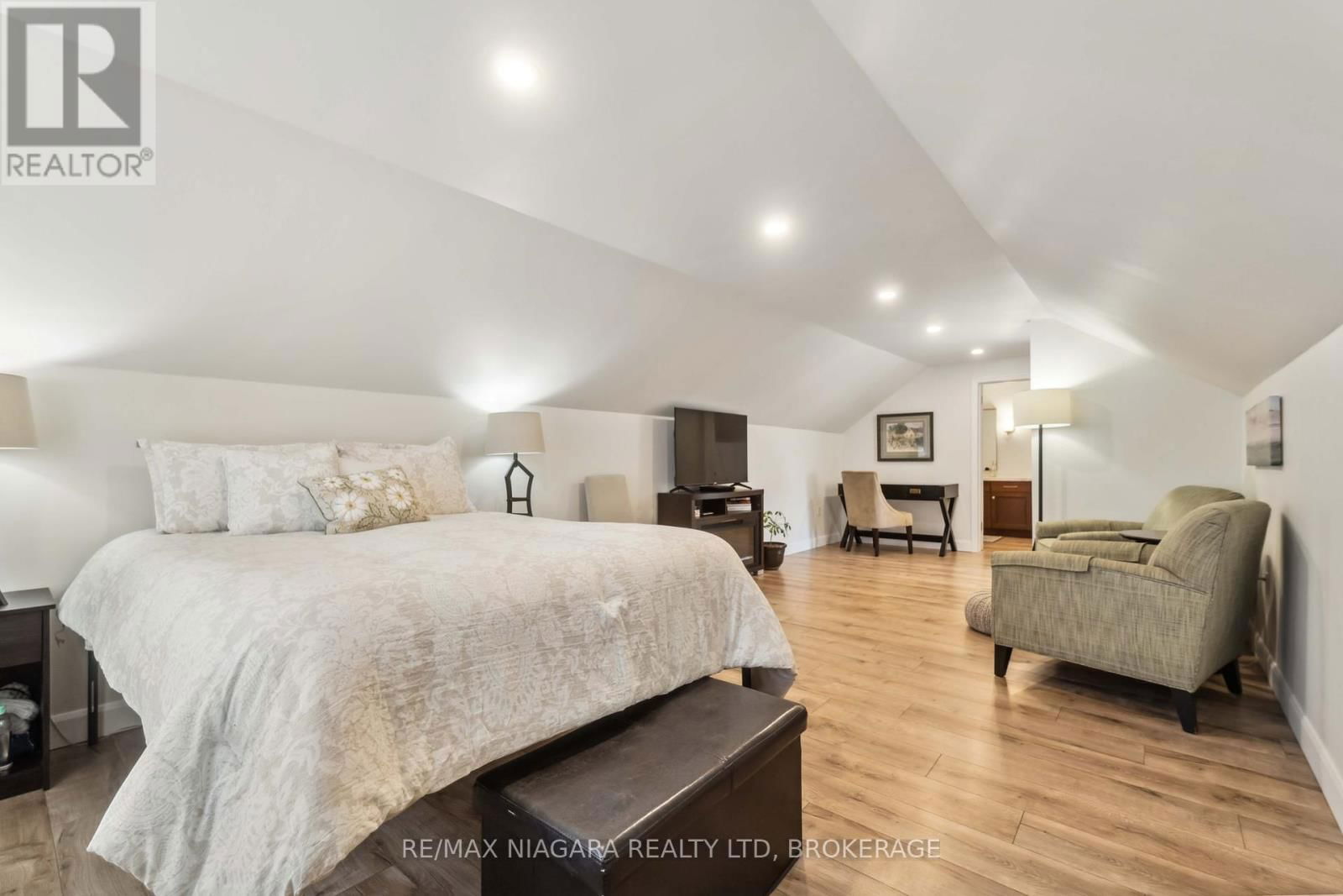 117 LINWOOD AVENUE Image 24