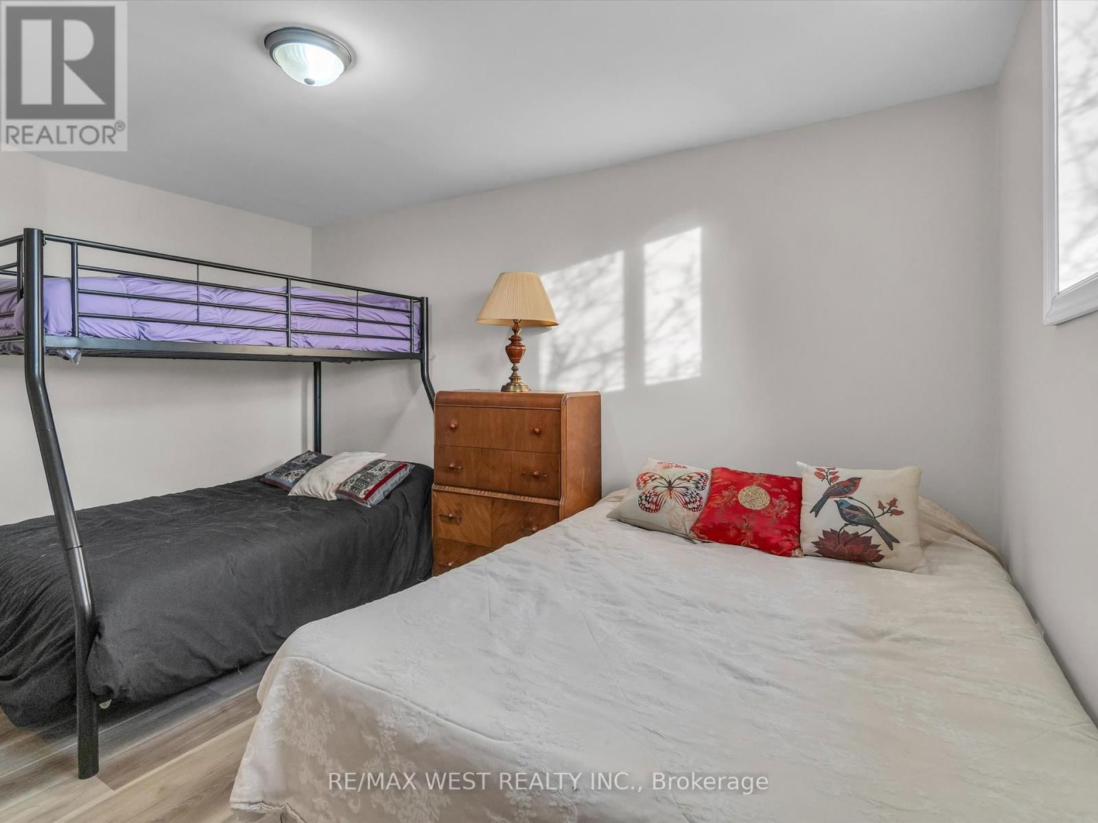 32 LAKEVIEW ROAD Image 12