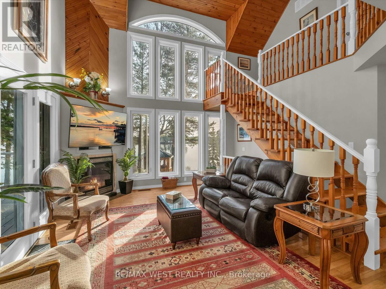 32 LAKEVIEW ROAD Image 2