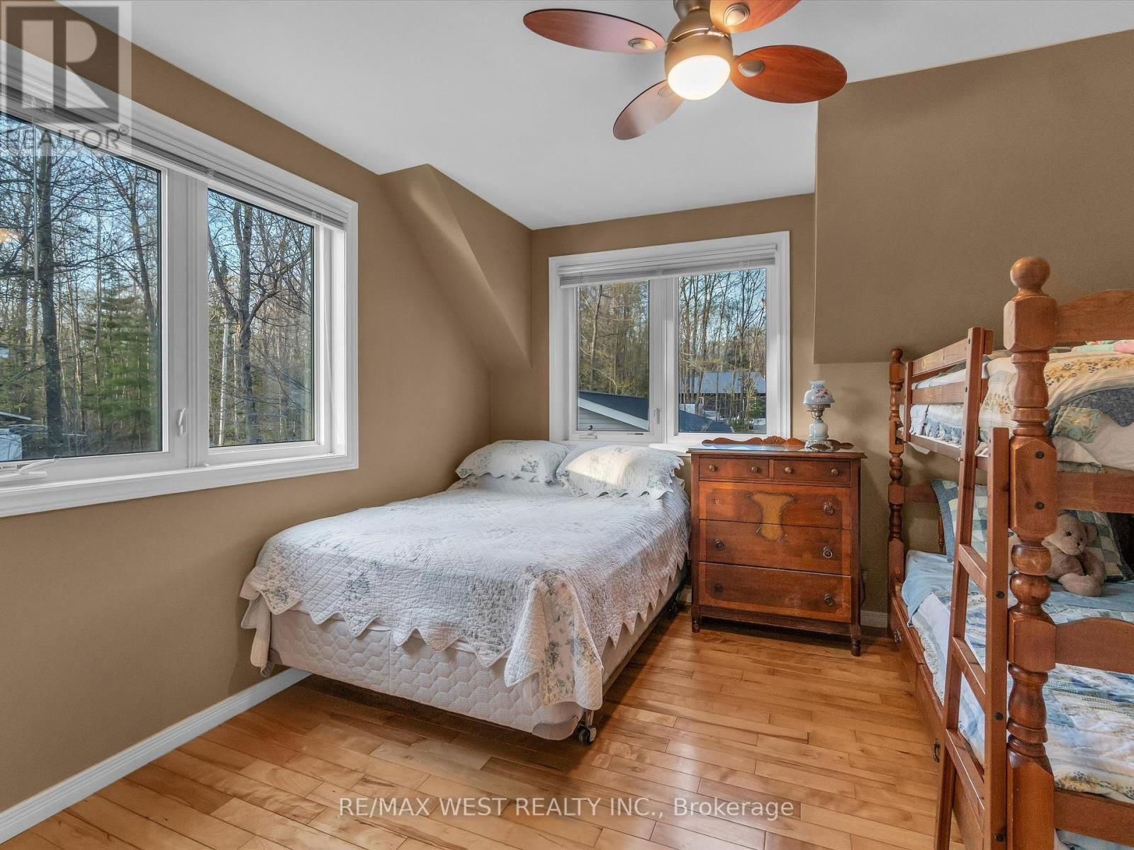 32 LAKEVIEW ROAD Image 9