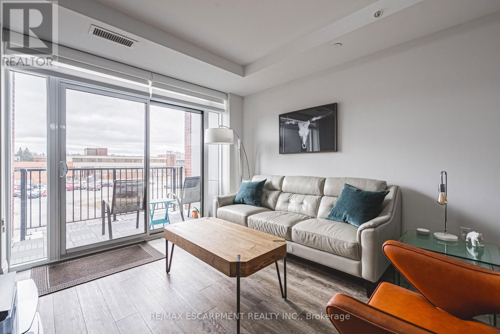 215 - 1 REDFERN AVENUE Image 7
