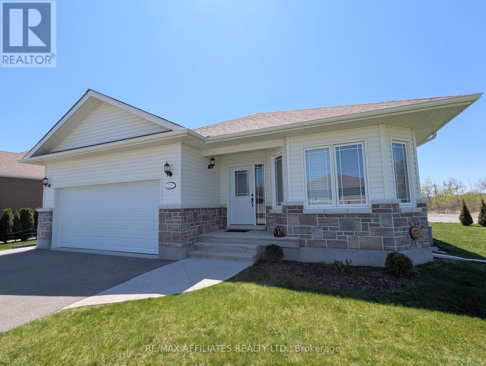 228 WOOD AVENUE Image 1