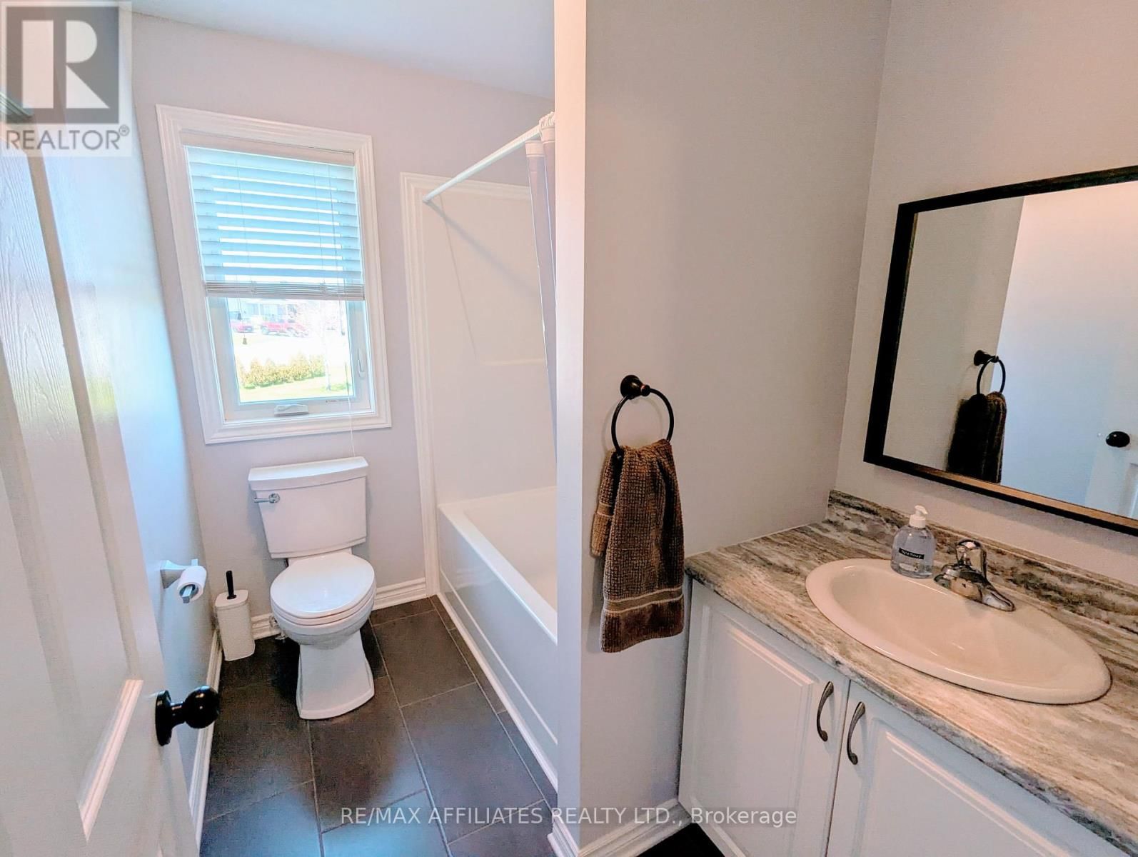 228 WOOD AVENUE Image 27