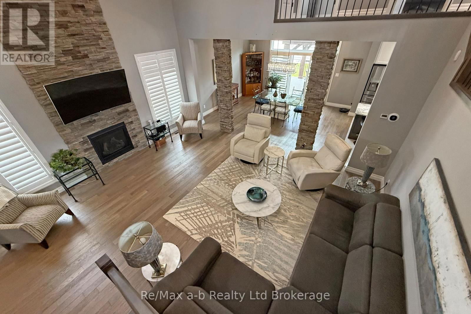1236 ALBERNI ROAD Image 10