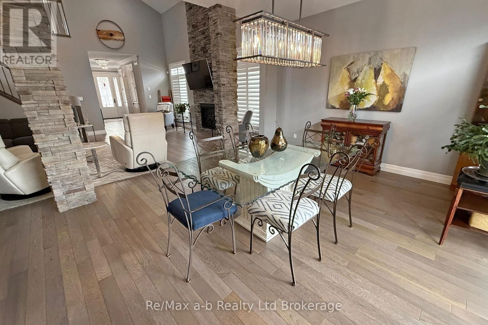 1236 ALBERNI ROAD Image 13