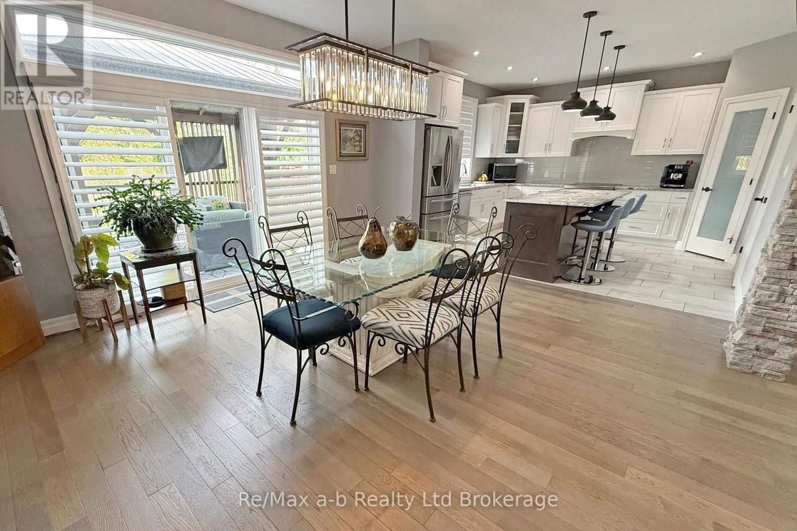 1236 ALBERNI ROAD Image 15