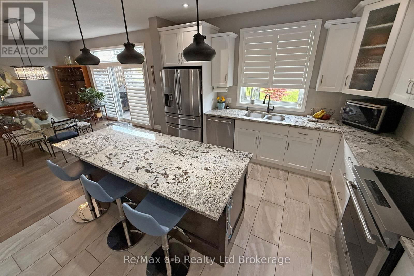 1236 ALBERNI ROAD Image 16
