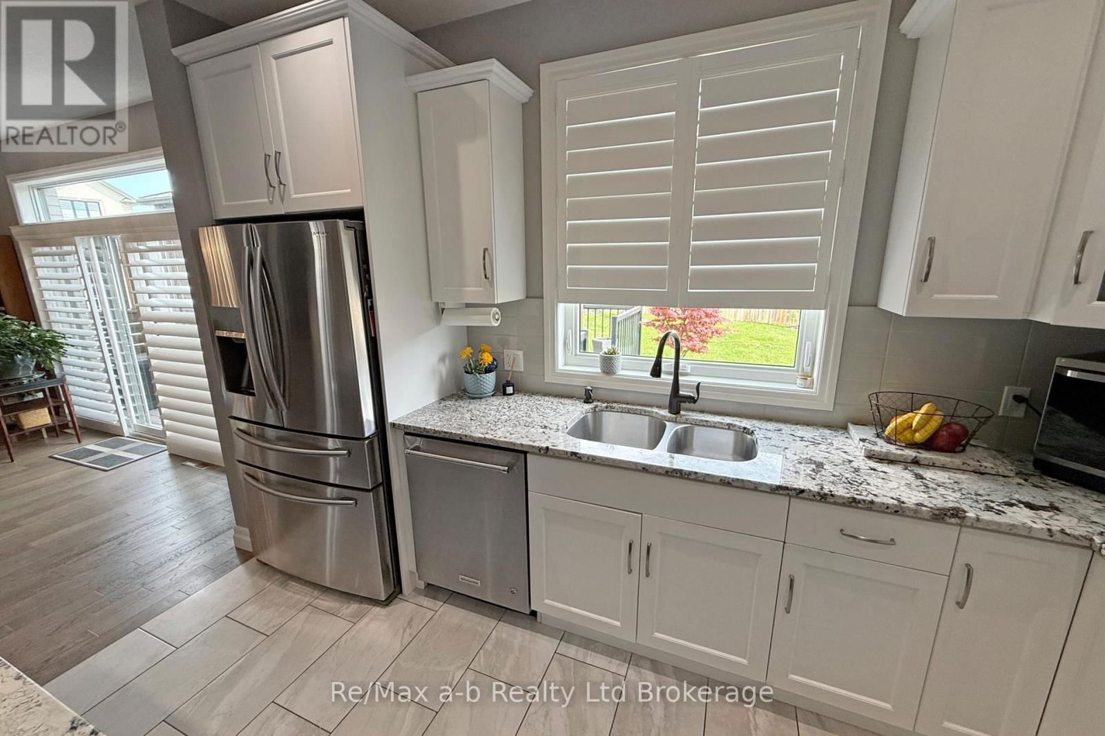 1236 ALBERNI ROAD Image 20