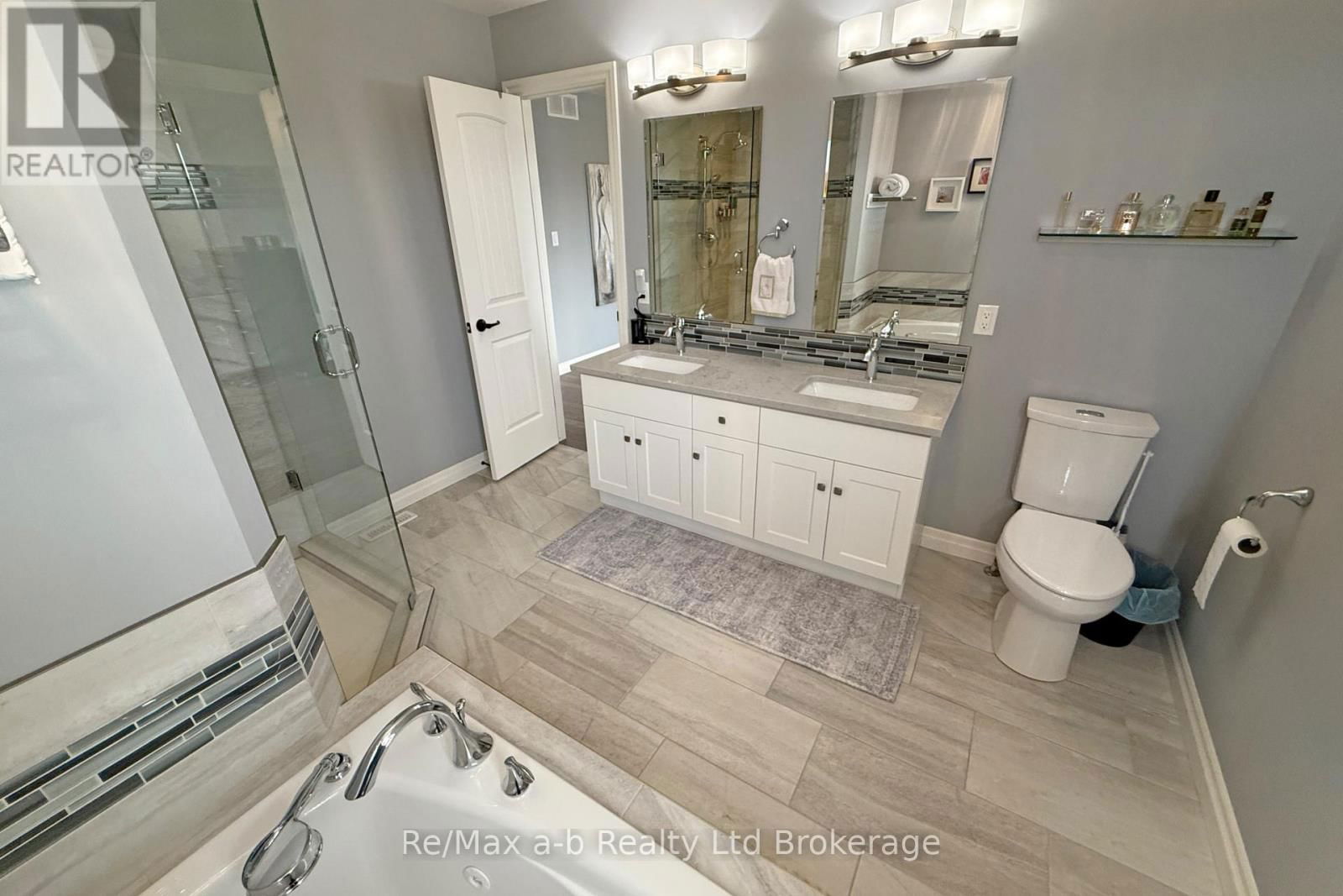 1236 ALBERNI ROAD Image 28