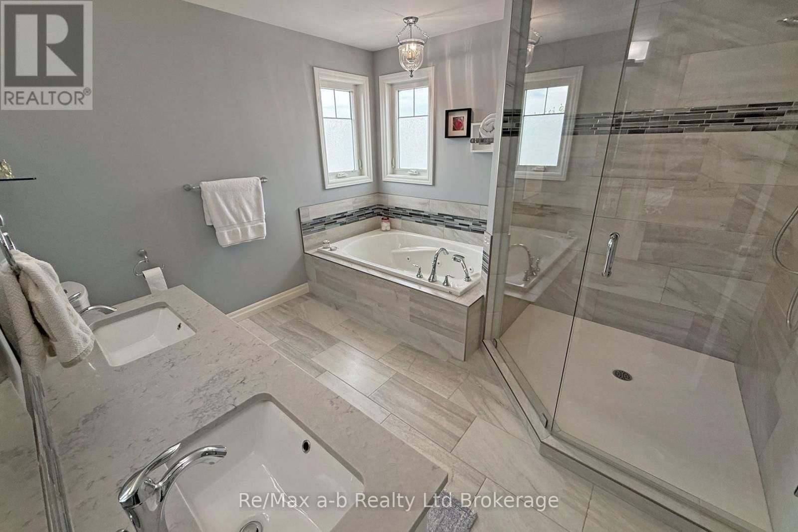 1236 ALBERNI ROAD Image 29