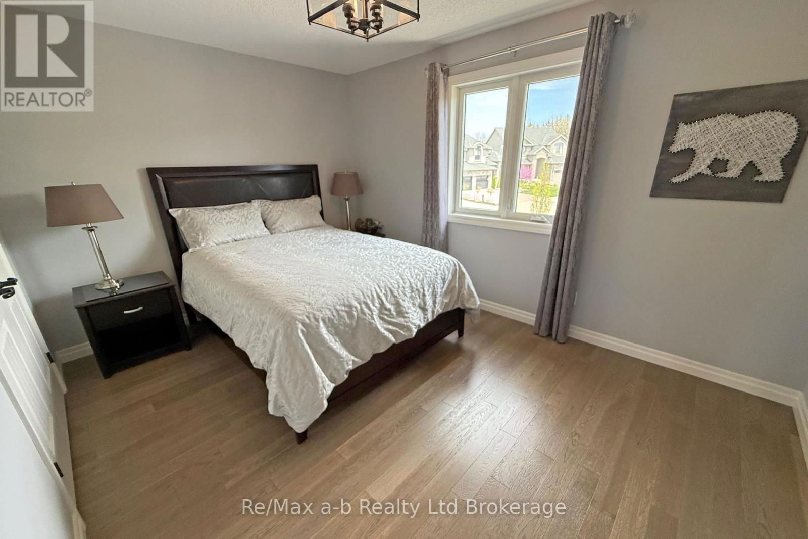 1236 ALBERNI ROAD Image 32