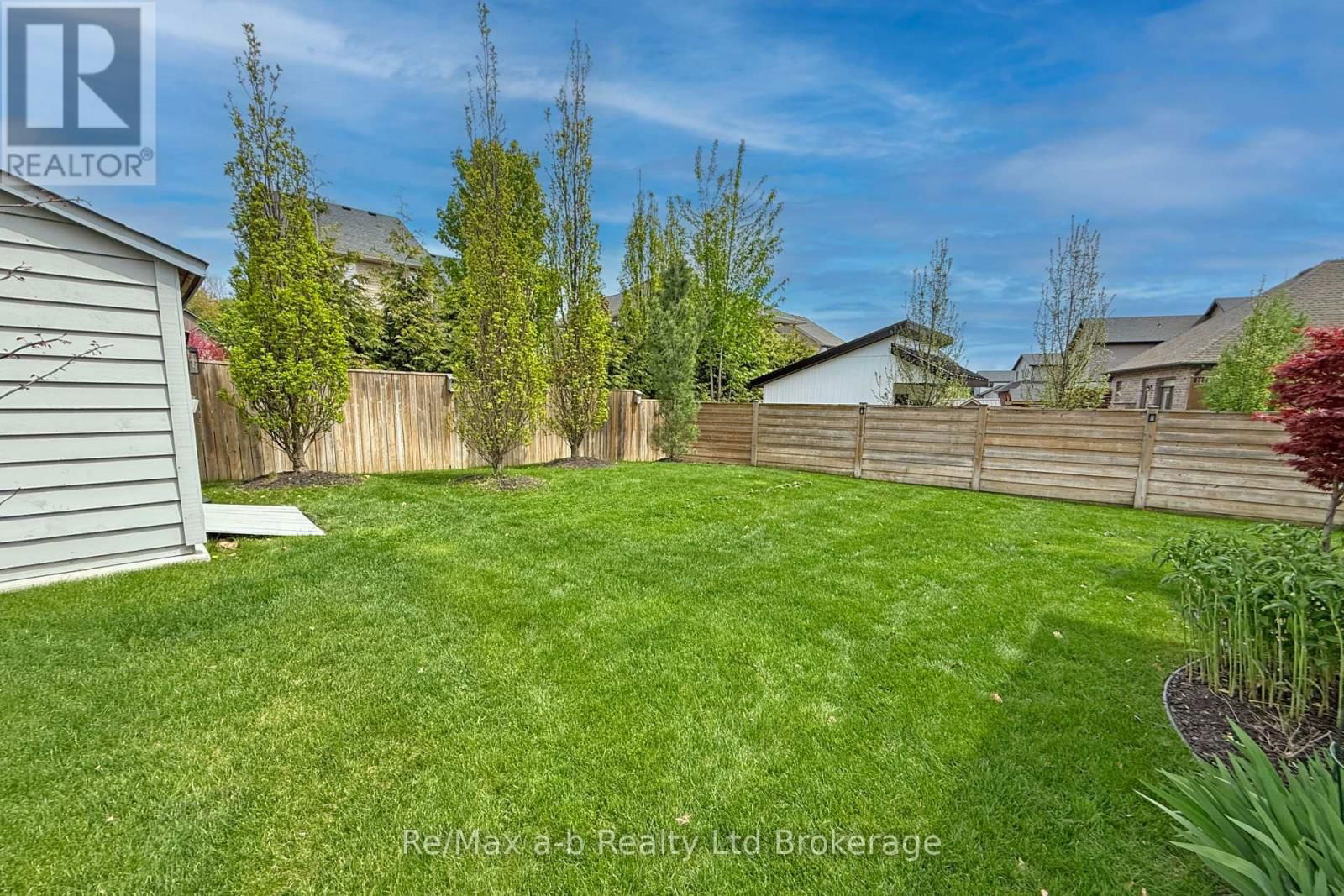 1236 ALBERNI ROAD Image 46