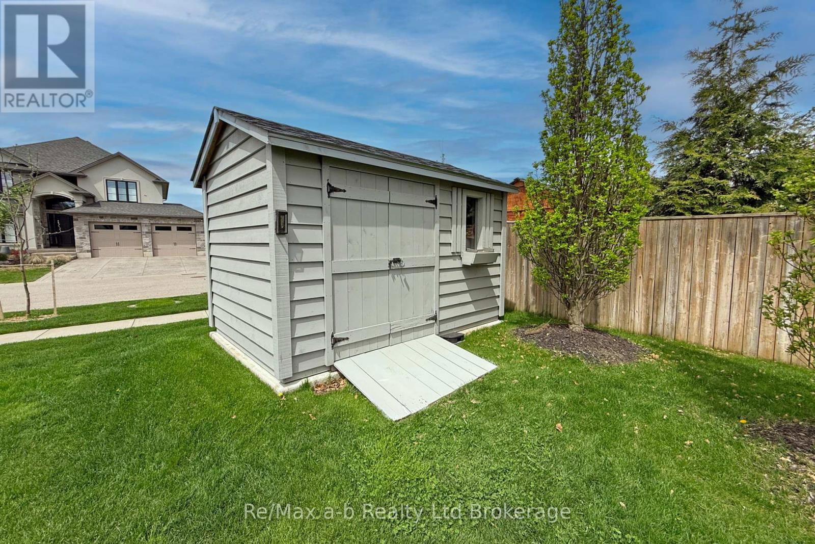 1236 ALBERNI ROAD Image 47
