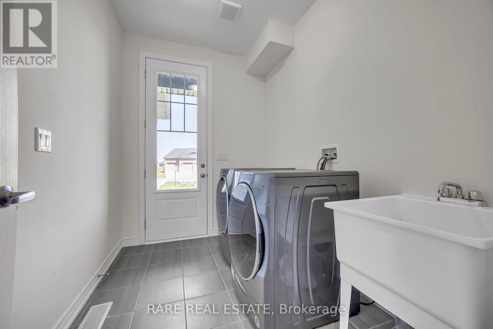 12 WELLERS WAY Image 34