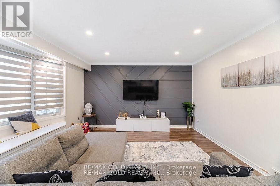 26 HILLGARDEN ROAD Image 10