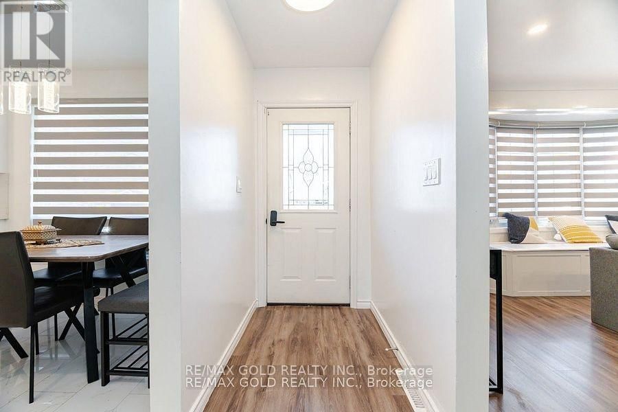 26 HILLGARDEN ROAD Image 12