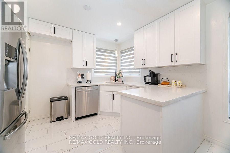 26 HILLGARDEN ROAD Image 18