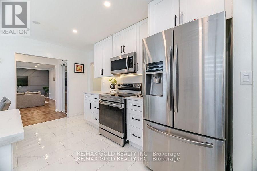 26 HILLGARDEN ROAD Image 20