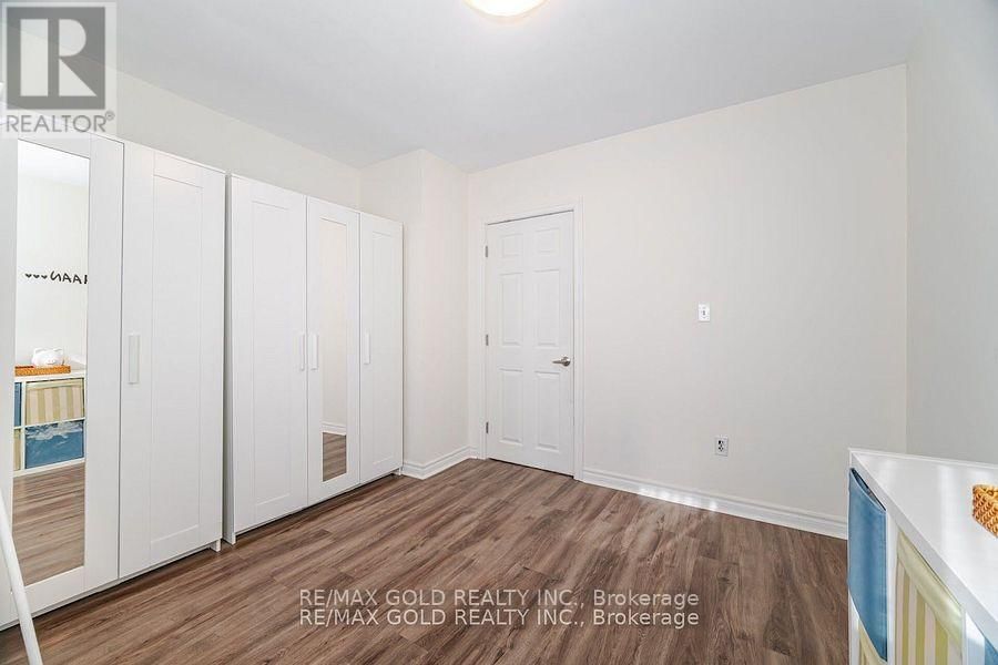 26 HILLGARDEN ROAD Image 29