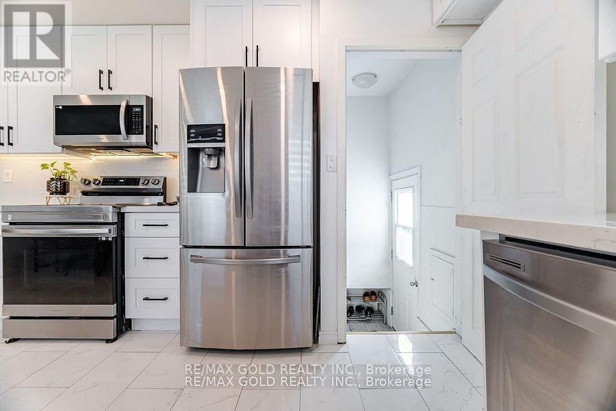 26 HILLGARDEN ROAD Image 30