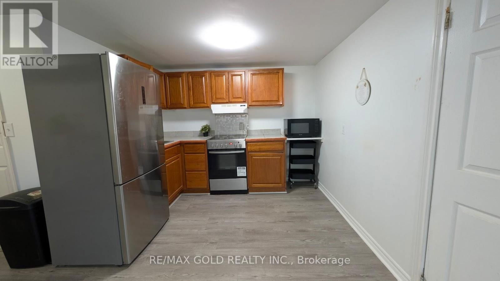 26 HILLGARDEN ROAD Image 34