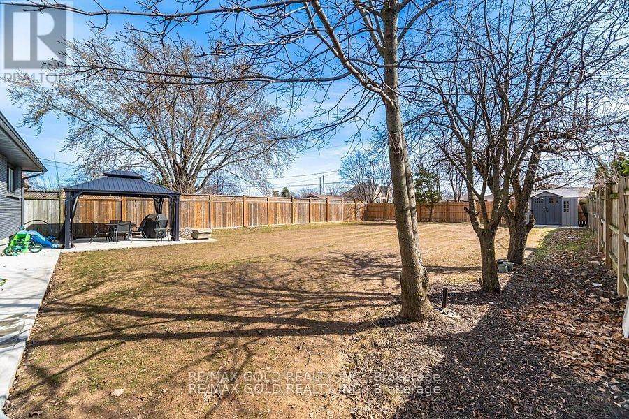26 HILLGARDEN ROAD Image 44