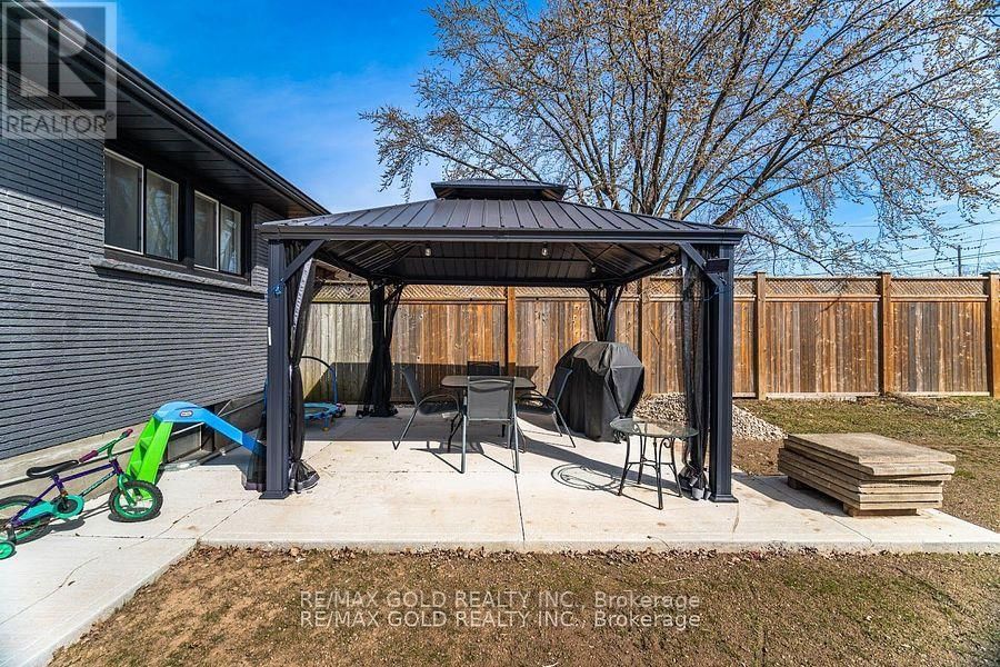 26 HILLGARDEN ROAD Image 45