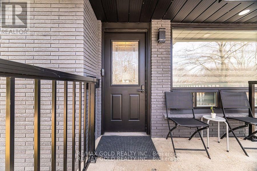 26 HILLGARDEN ROAD Image 8