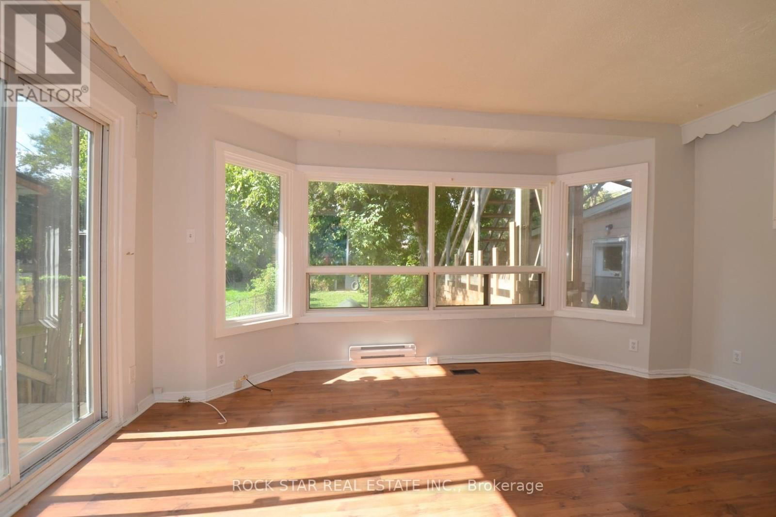 58 ERIE AVENUE Image 10