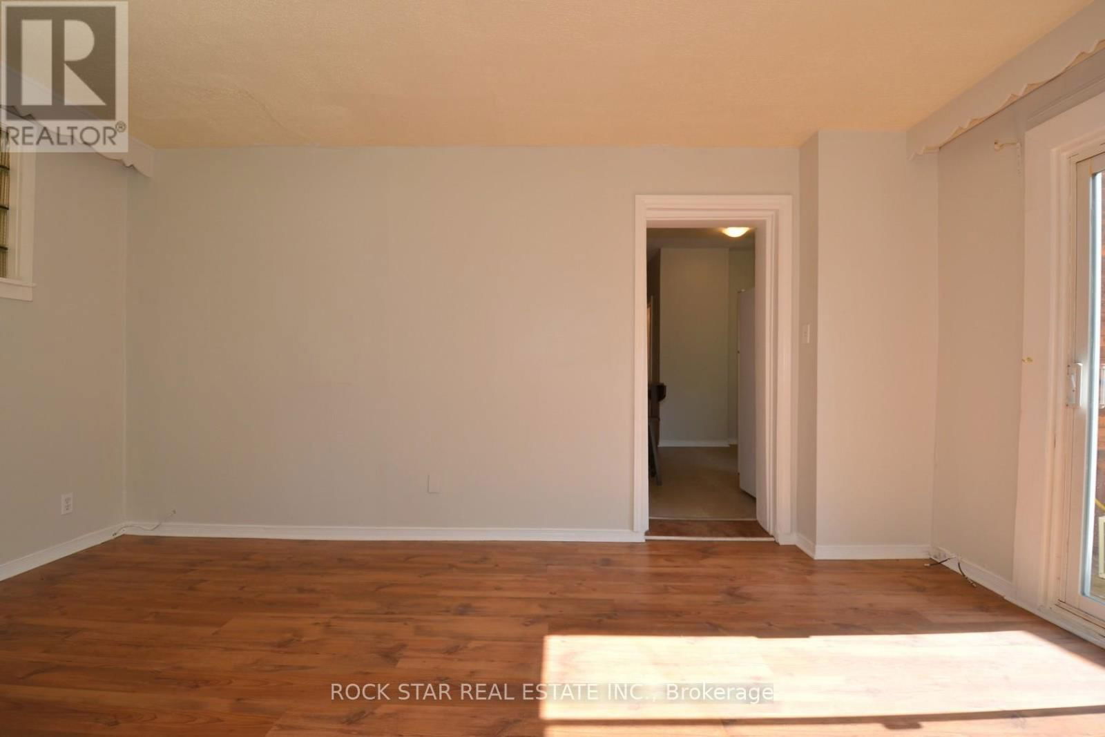 58 ERIE AVENUE Image 13