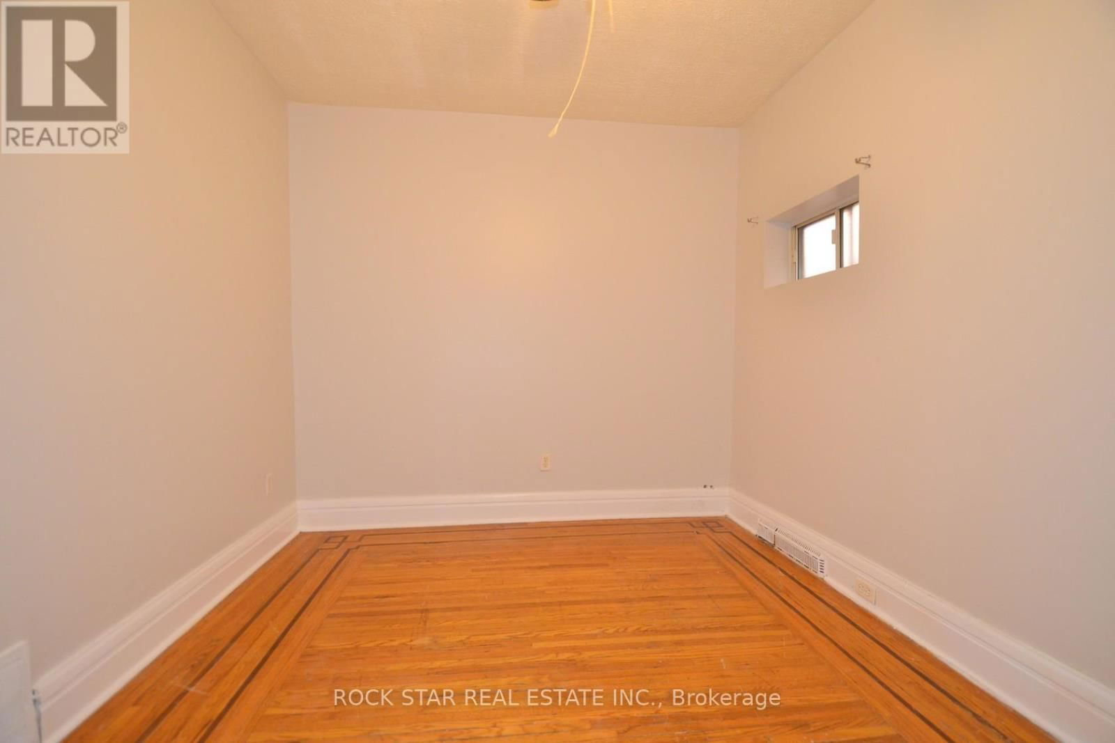 58 ERIE AVENUE Image 14