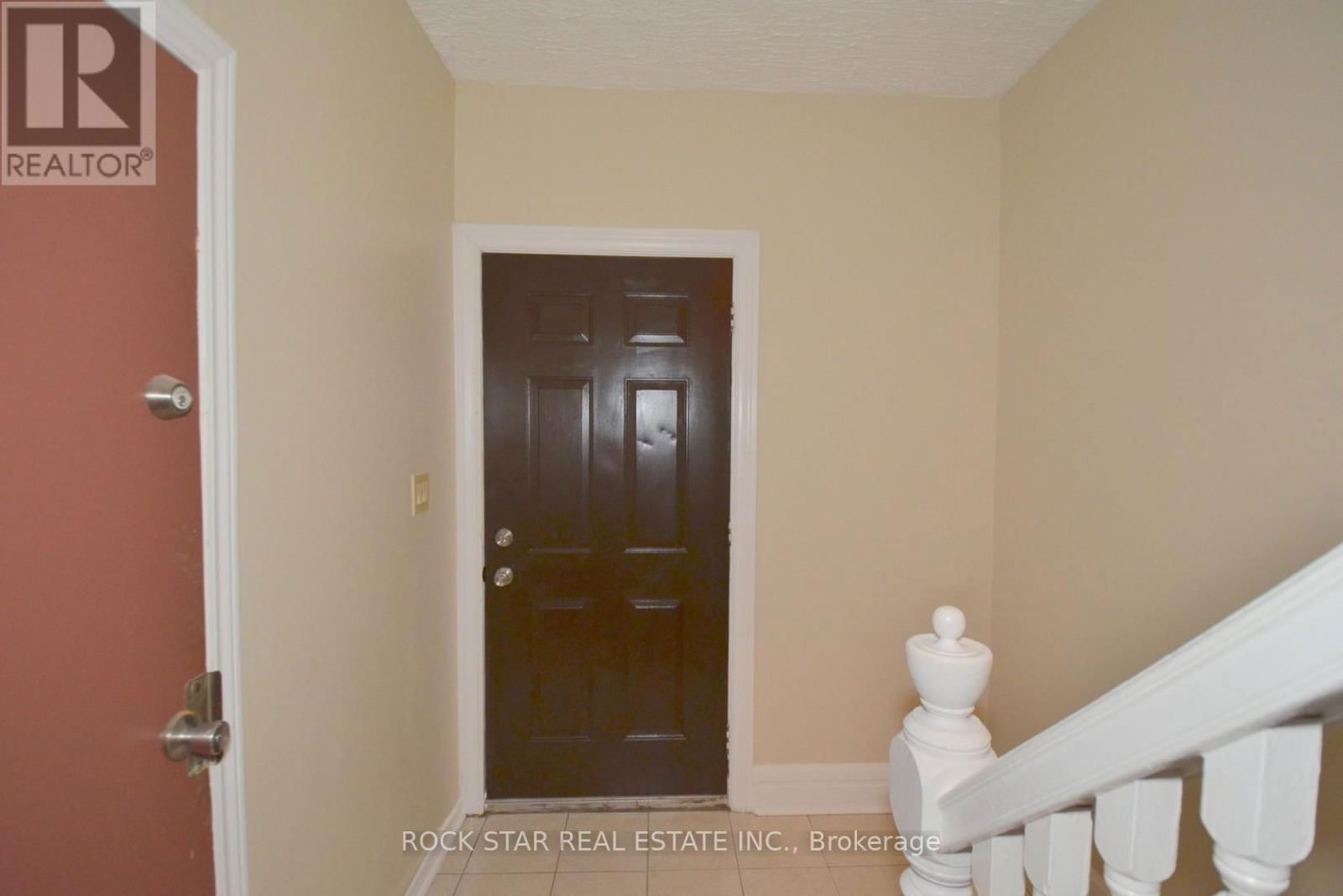 58 ERIE AVENUE Image 20