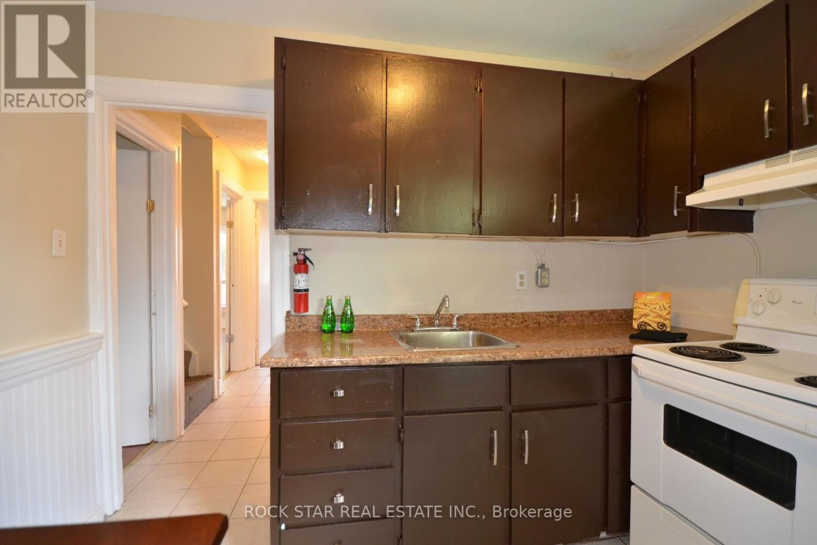 58 ERIE AVENUE Image 28