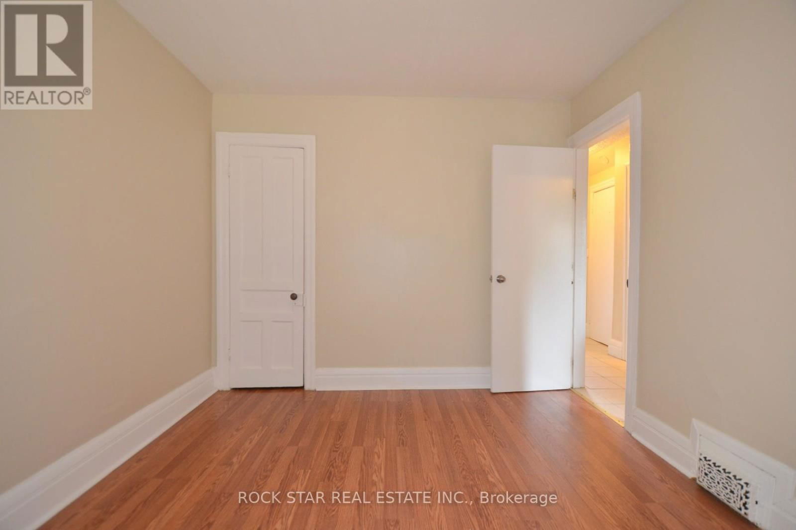 58 ERIE AVENUE Image 34