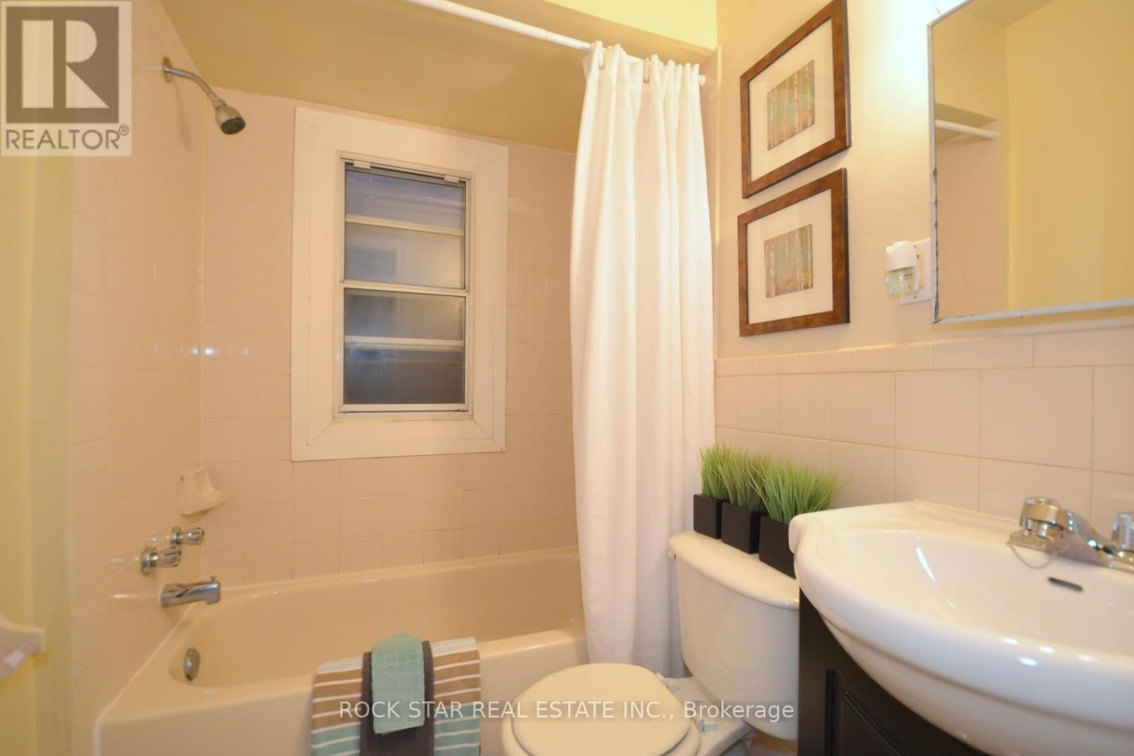 58 ERIE AVENUE Image 35