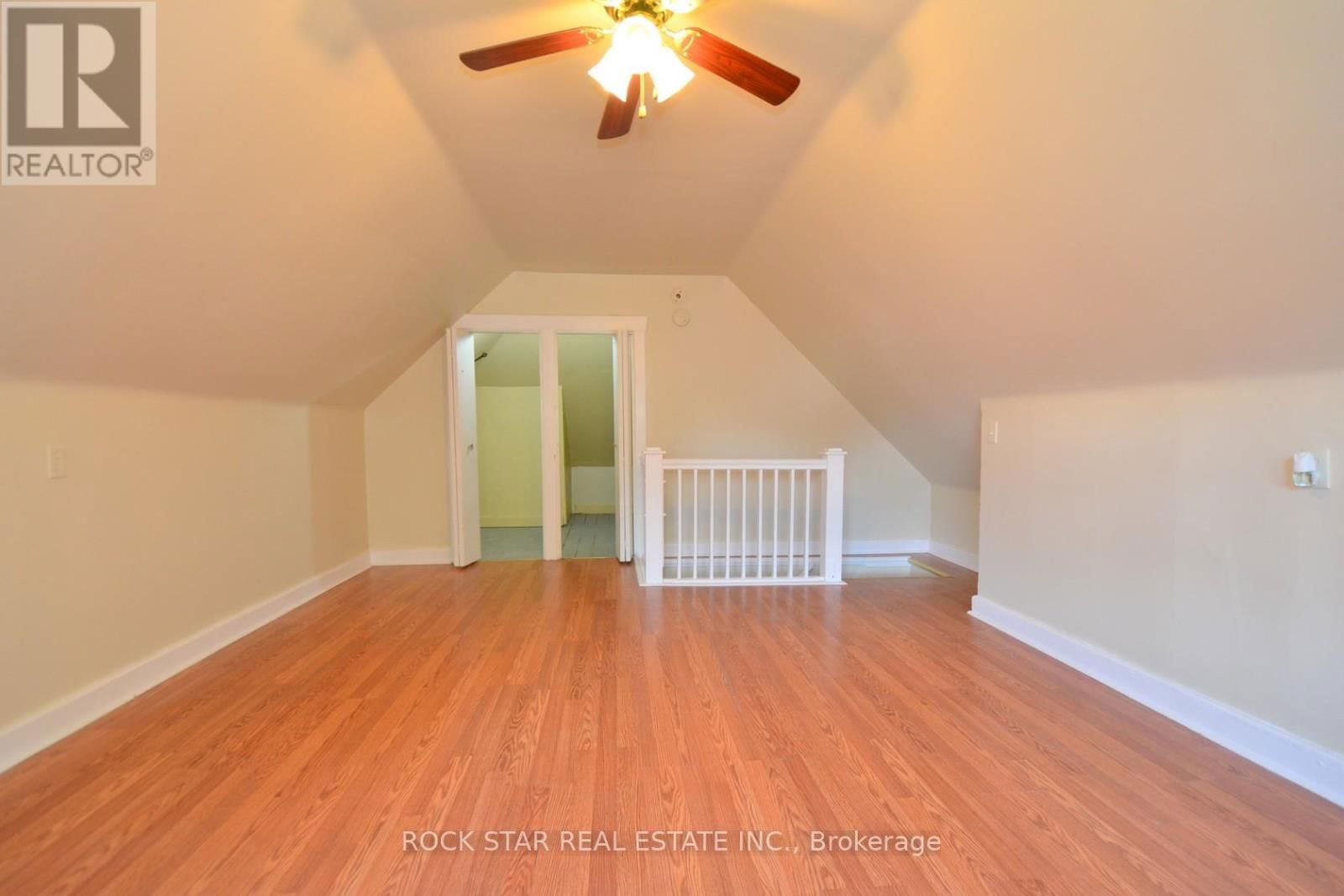 58 ERIE AVENUE Image 38