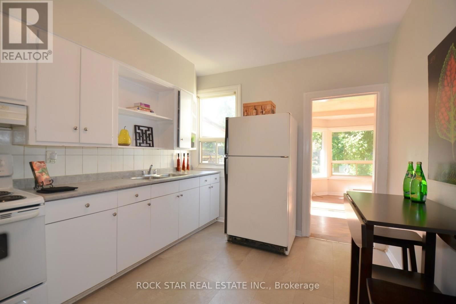58 ERIE AVENUE Image 5