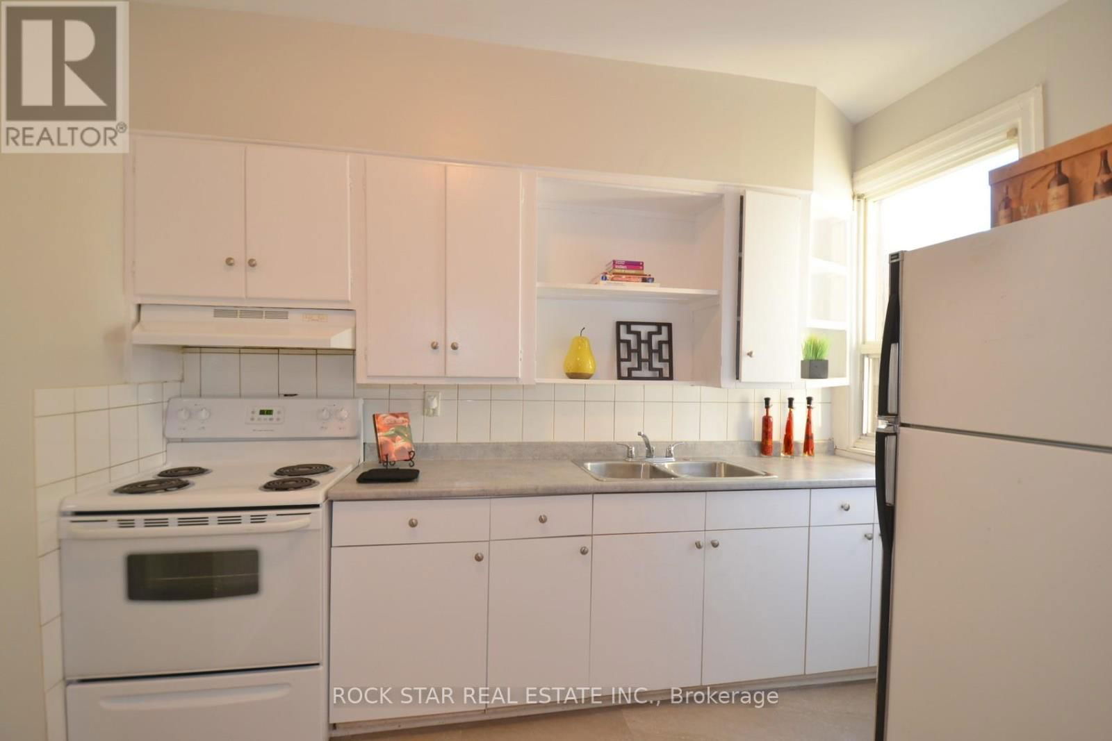58 ERIE AVENUE Image 6