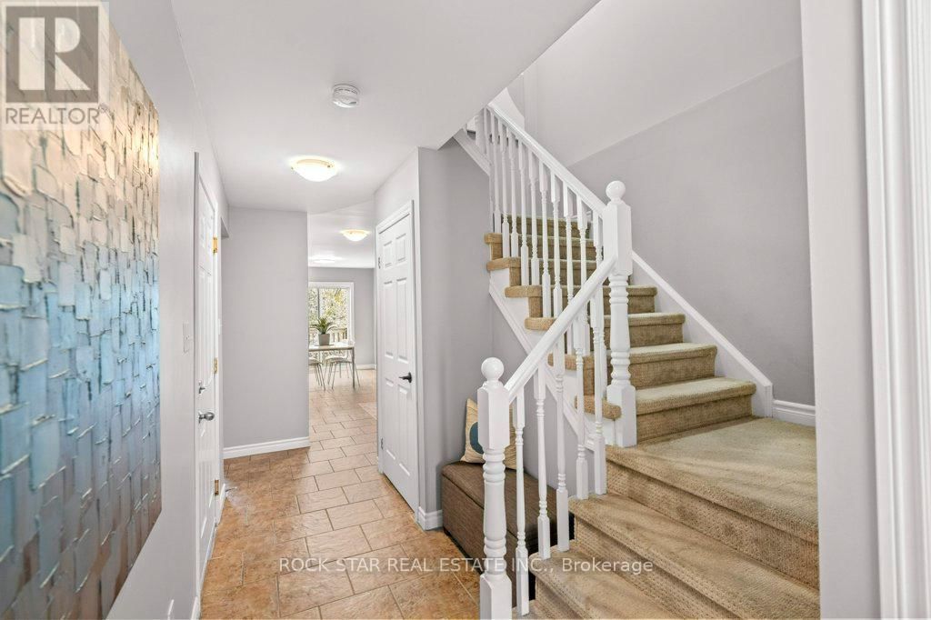 28 VENNIO LANE Image 11