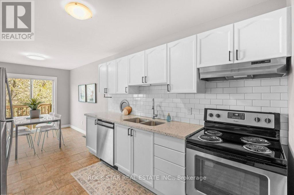 28 VENNIO LANE Image 12