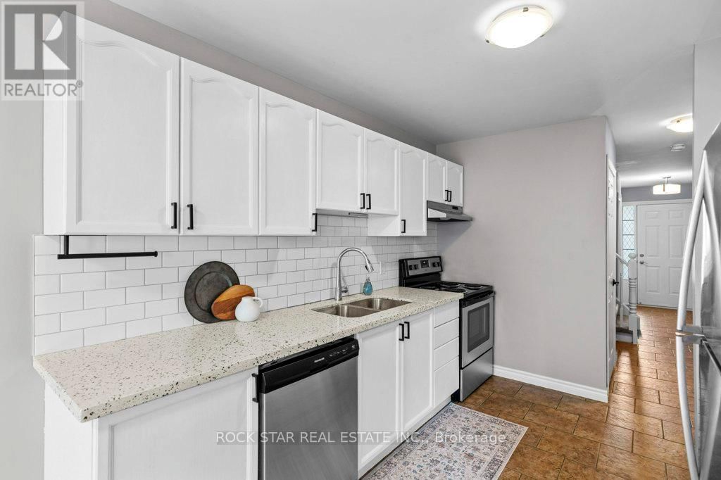 28 VENNIO LANE Image 15