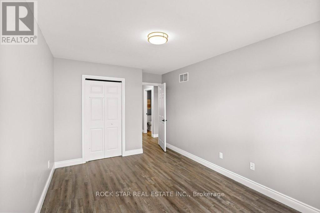 28 VENNIO LANE Image 30