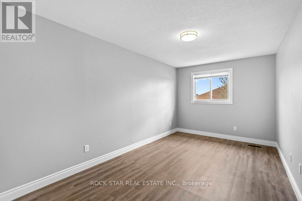 28 VENNIO LANE Image 31