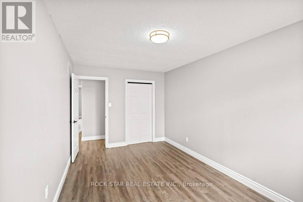 28 VENNIO LANE Image 32