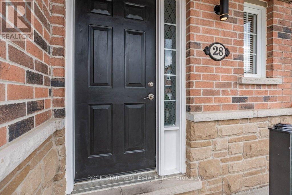 28 VENNIO LANE Image 8