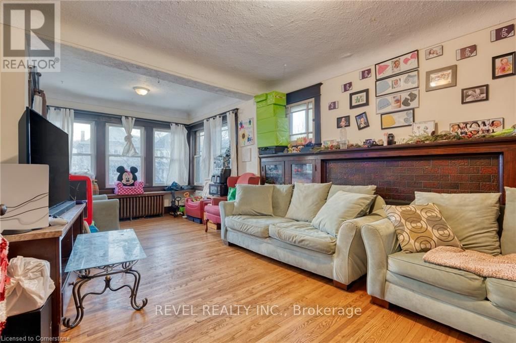 93 BARNESDALE BOULEVARD Image 10