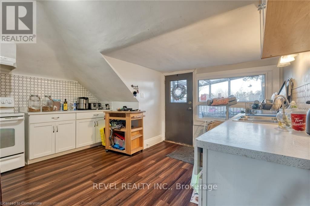 93 BARNESDALE BOULEVARD Image 14