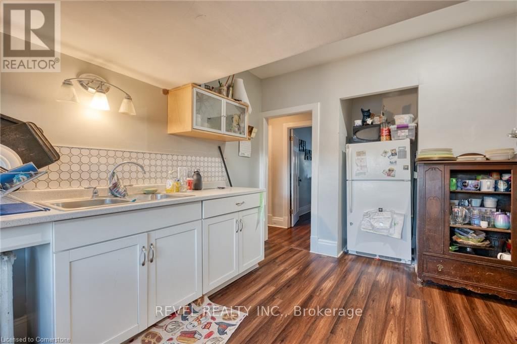 93 BARNESDALE BOULEVARD Image 15