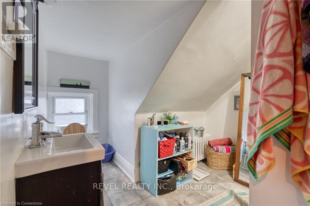 93 BARNESDALE BOULEVARD Image 19